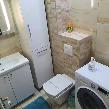 Apartman Coresi Apartament Isaran