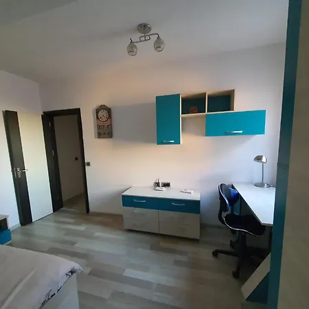 Apartman Coresi Apartament Isaran