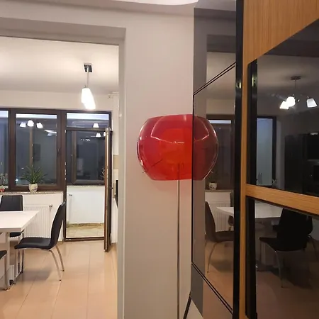 Coresi Apartament Isaran Apartman *