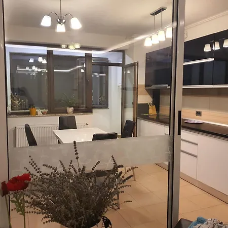 Coresi Apartament Isaran Apartman