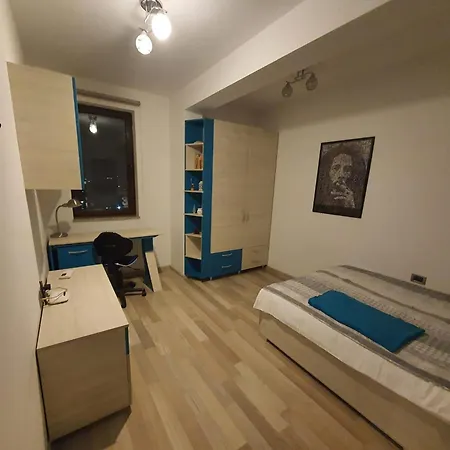 Coresi Apartament Isaran Apartman *