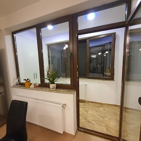 Coresi Apartament Isaran Apartman