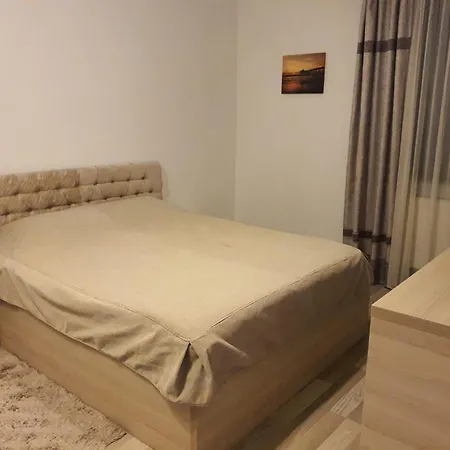 Apartman Coresi Apartament Isaran *