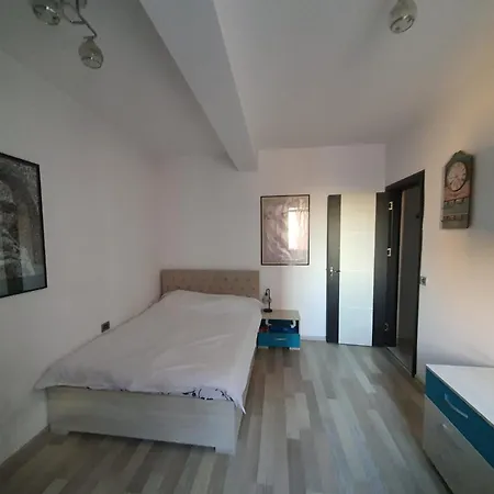 Coresi Apartament Isaran