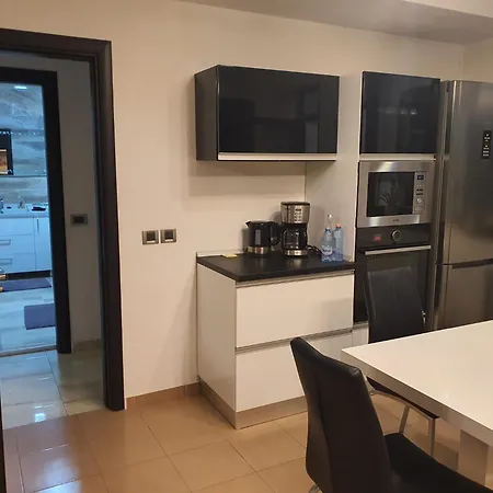 Coresi Apartament Isaran Apartman *